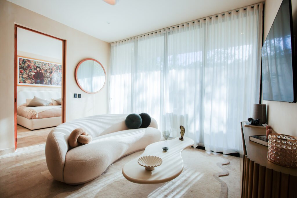 1. LivingRoom_Showroom