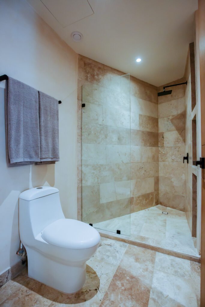 11. LockOffBathroom_Showroom