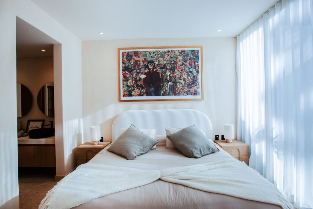 12. MainBedroom_Showroom