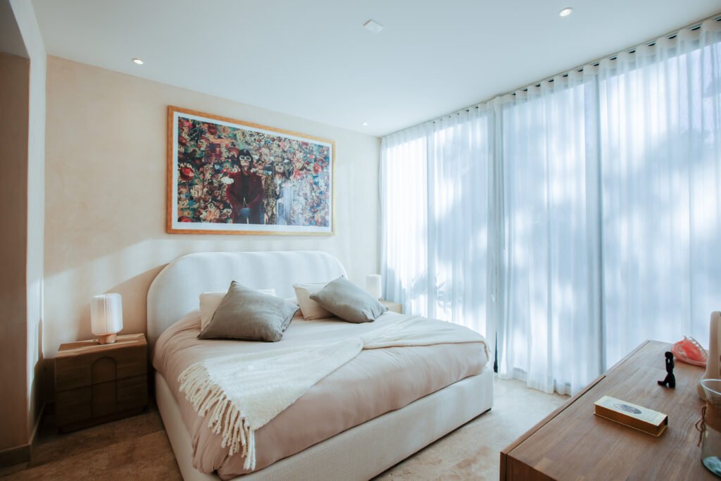 13. MainBedroom_Showroom