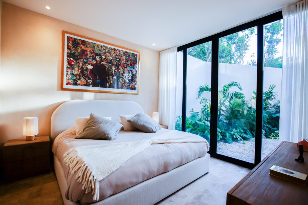 14. MainBedroom_Showroom