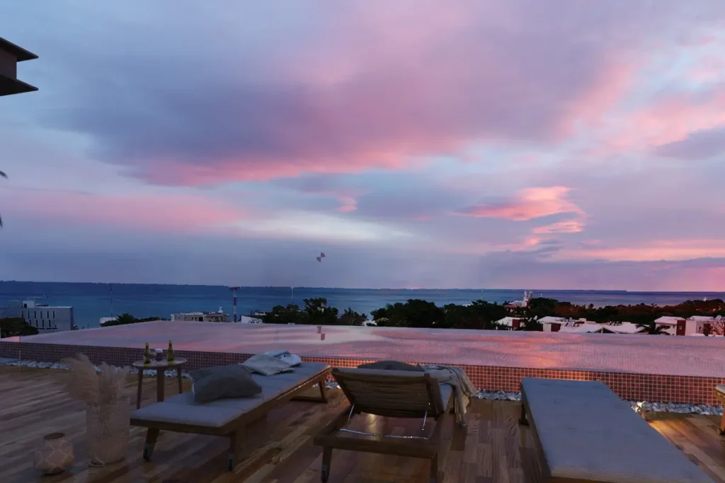 Cozumel -Large 2-Bedroom Condo in Cozumel with Lock-Off Option